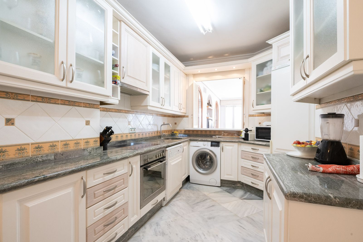 3 Bed Apartment for sale in Marbella Costa Del Sol, Málaga, Spain