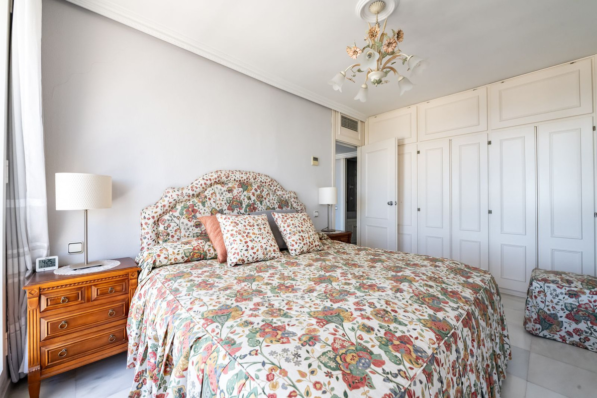 3 Bed Apartment for sale in Marbella Costa Del Sol, Málaga, Spain
