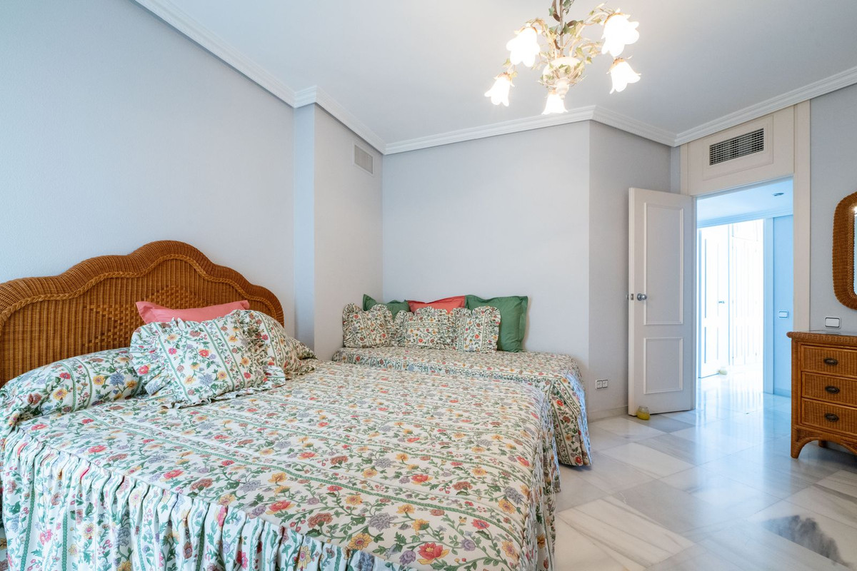 3 Bed Apartment for sale in Marbella Costa Del Sol, Málaga, Spain