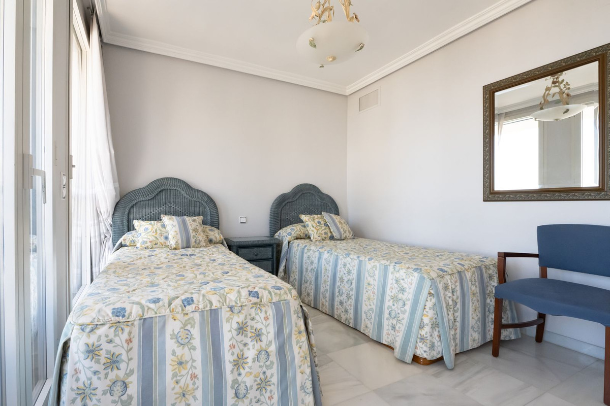 3 Bed Apartment for sale in Marbella Costa Del Sol, Málaga, Spain