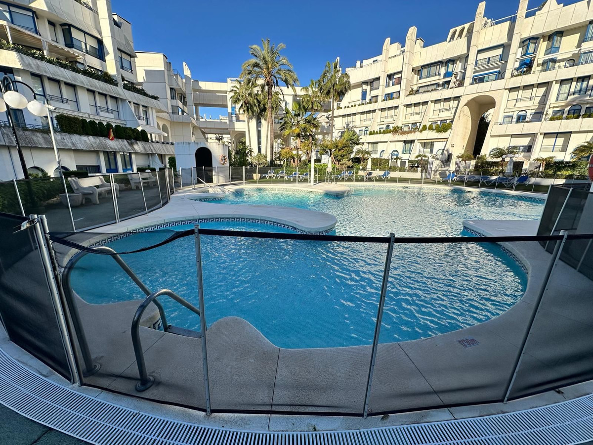 3 Bed Apartment for sale in Marbella Costa Del Sol, Málaga, Spain
