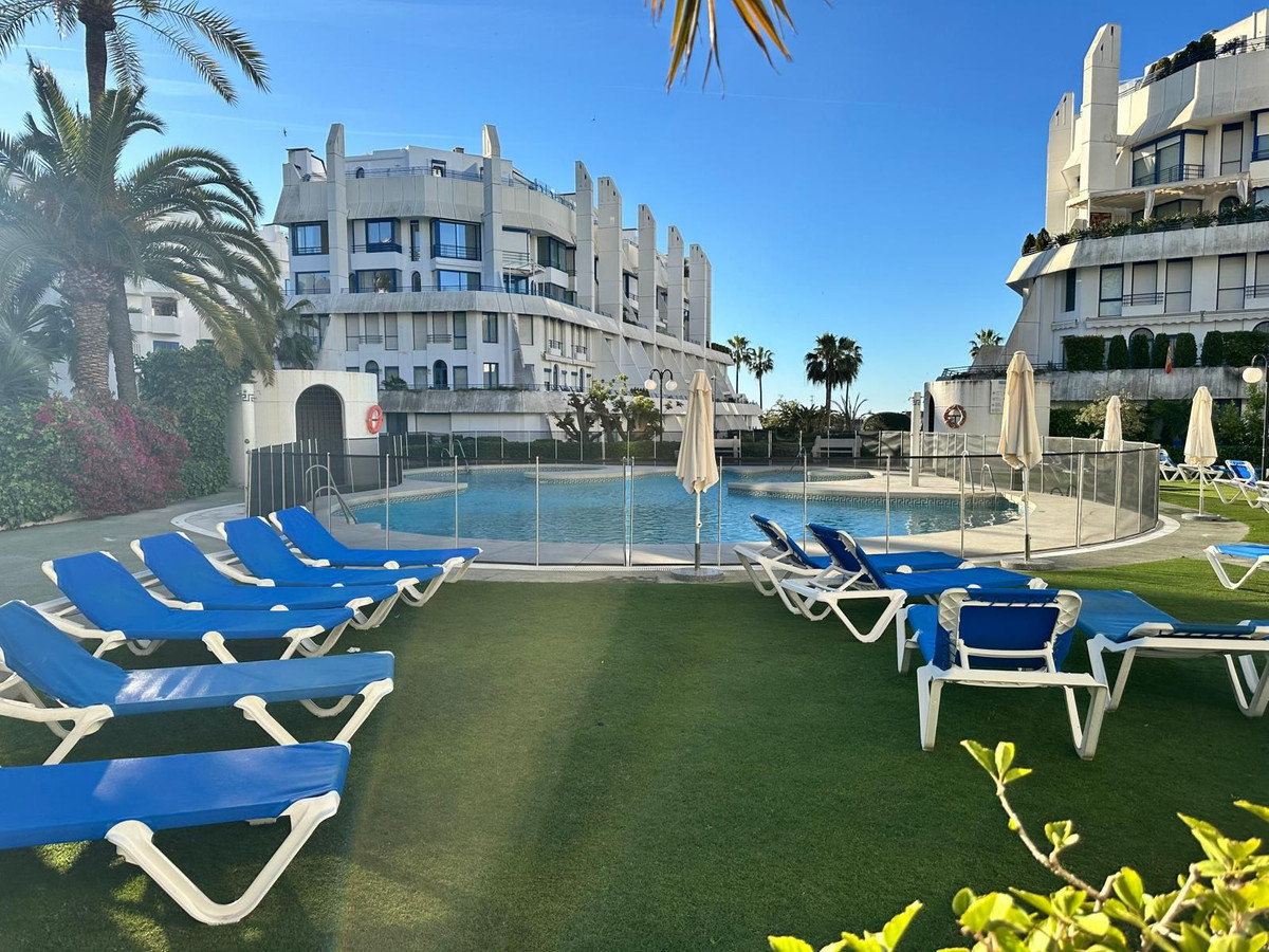 3 Bed Apartment for sale in Marbella Costa Del Sol, Málaga, Spain