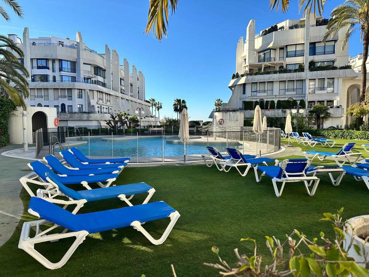 3 Bed Apartment for sale in Marbella Costa Del Sol, Málaga, Spain