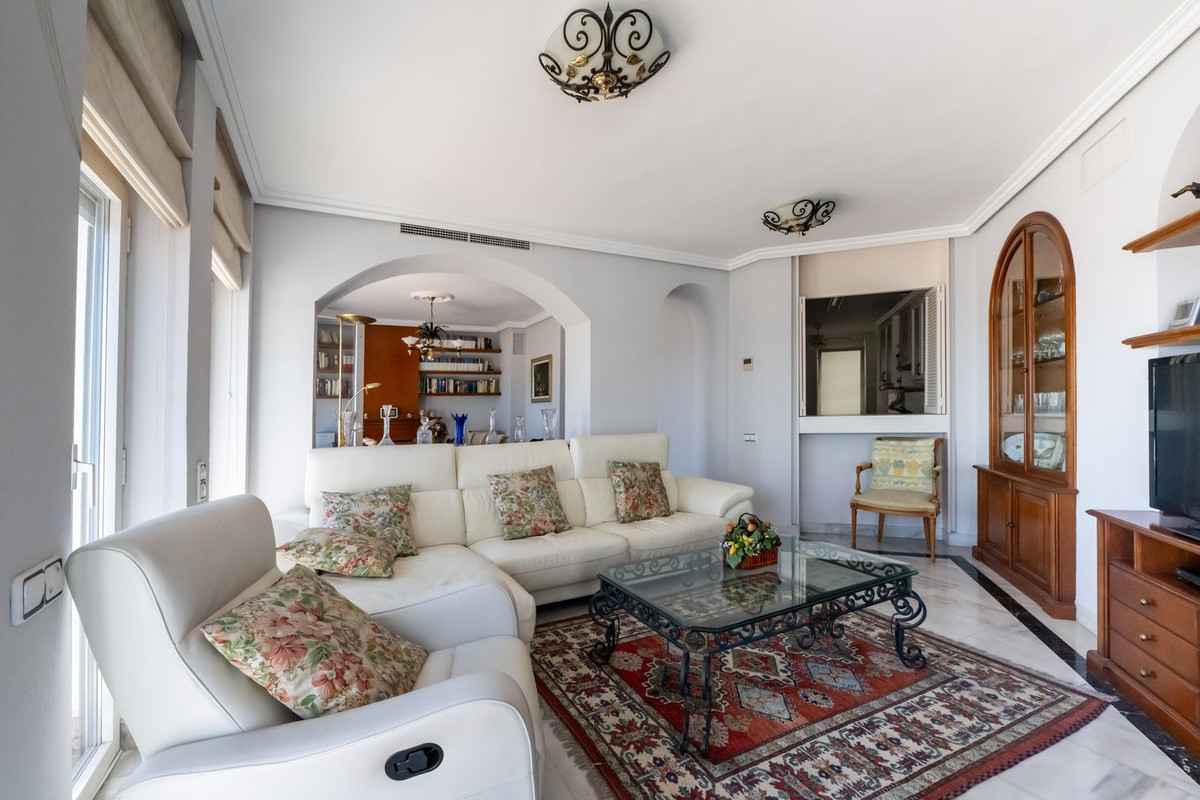 3 Bed Apartment for sale in Marbella Costa Del Sol, Málaga, Spain