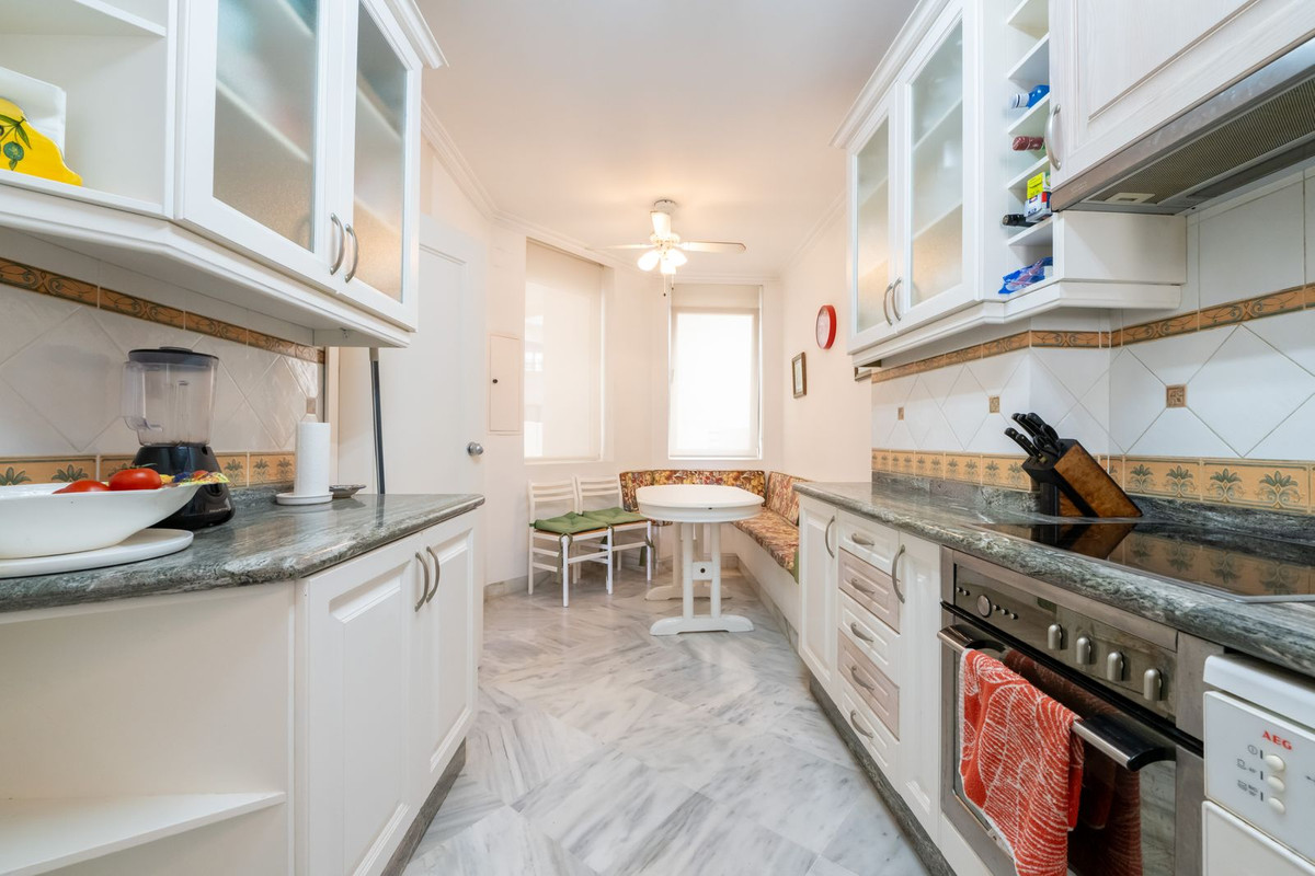 3 Bed Apartment for sale in Marbella Costa Del Sol, Málaga, Spain