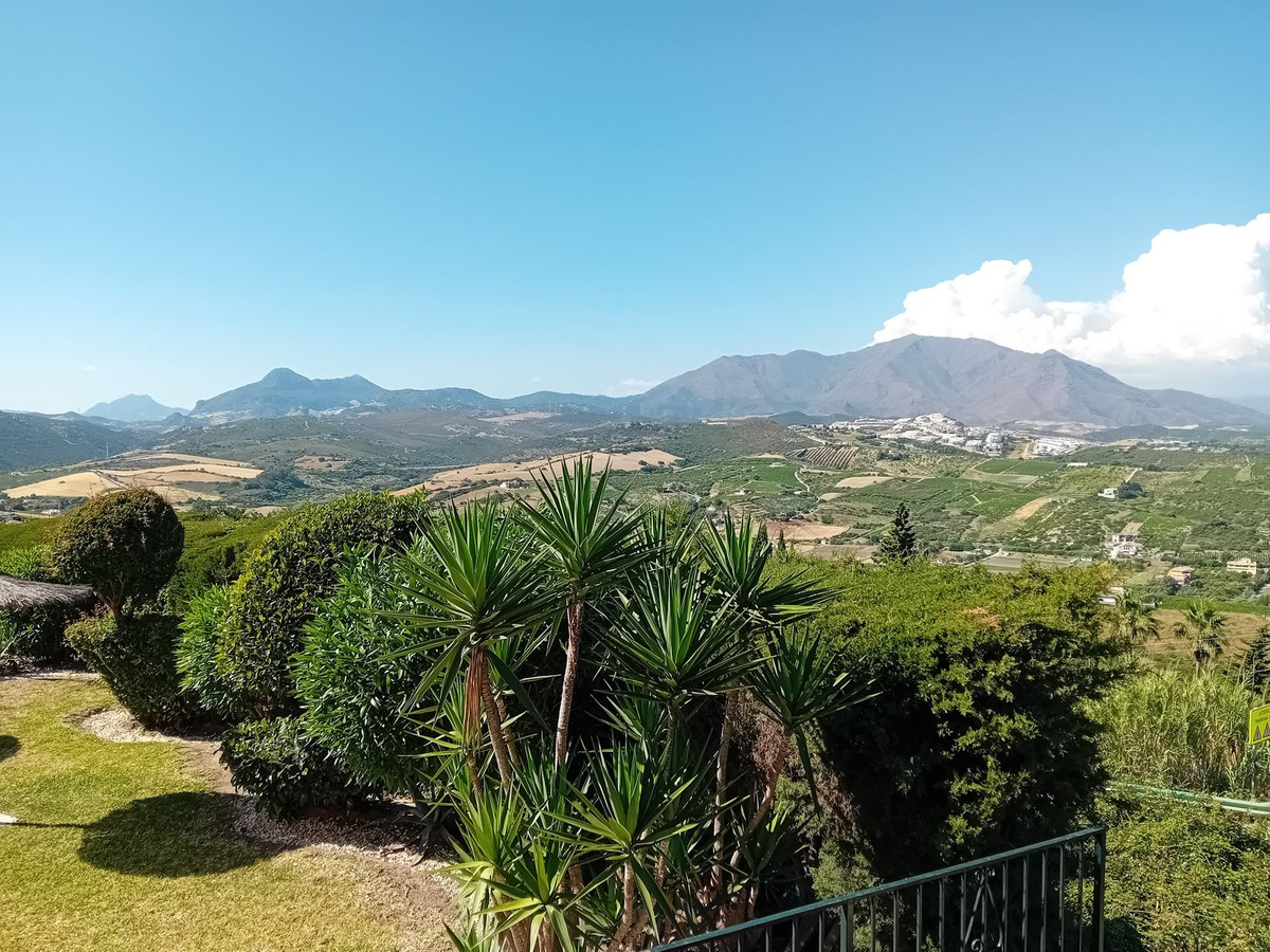 3 Bed Townhouse for sale in Manilva Costa Del Sol, Málaga, Spain