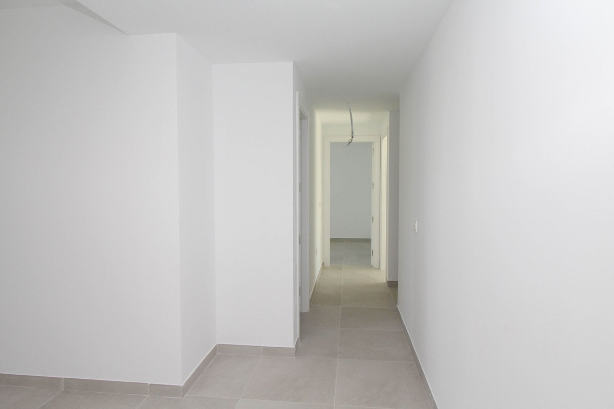 Se vende Apartamento en Planta Última de 3 dormitorios en Costa Del Sol, Málaga, España