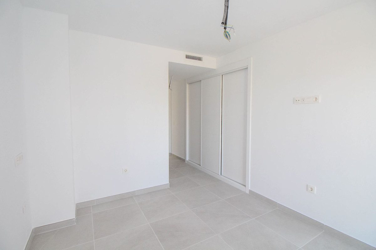 Se vende Apartamento en Planta Última de 3 dormitorios en Costa Del Sol, Málaga, España