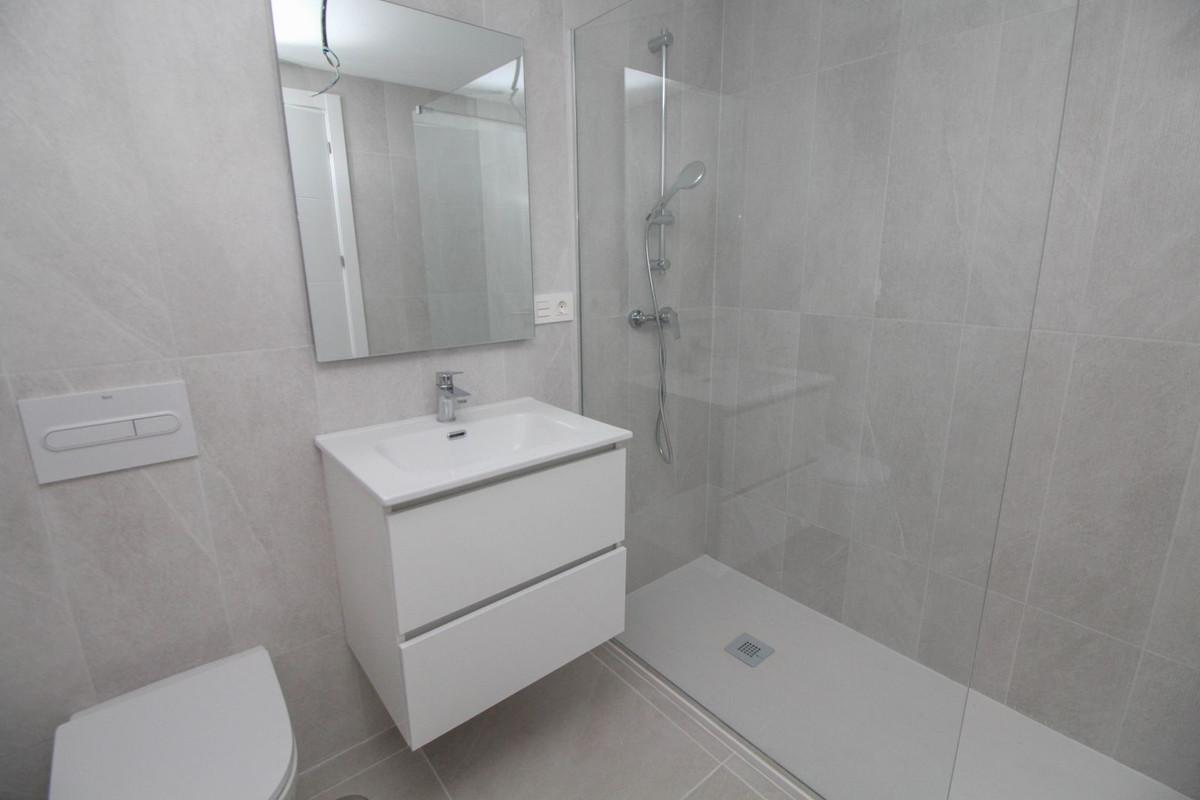 Se vende Apartamento en Planta Última de 3 dormitorios en Costa Del Sol, Málaga, España