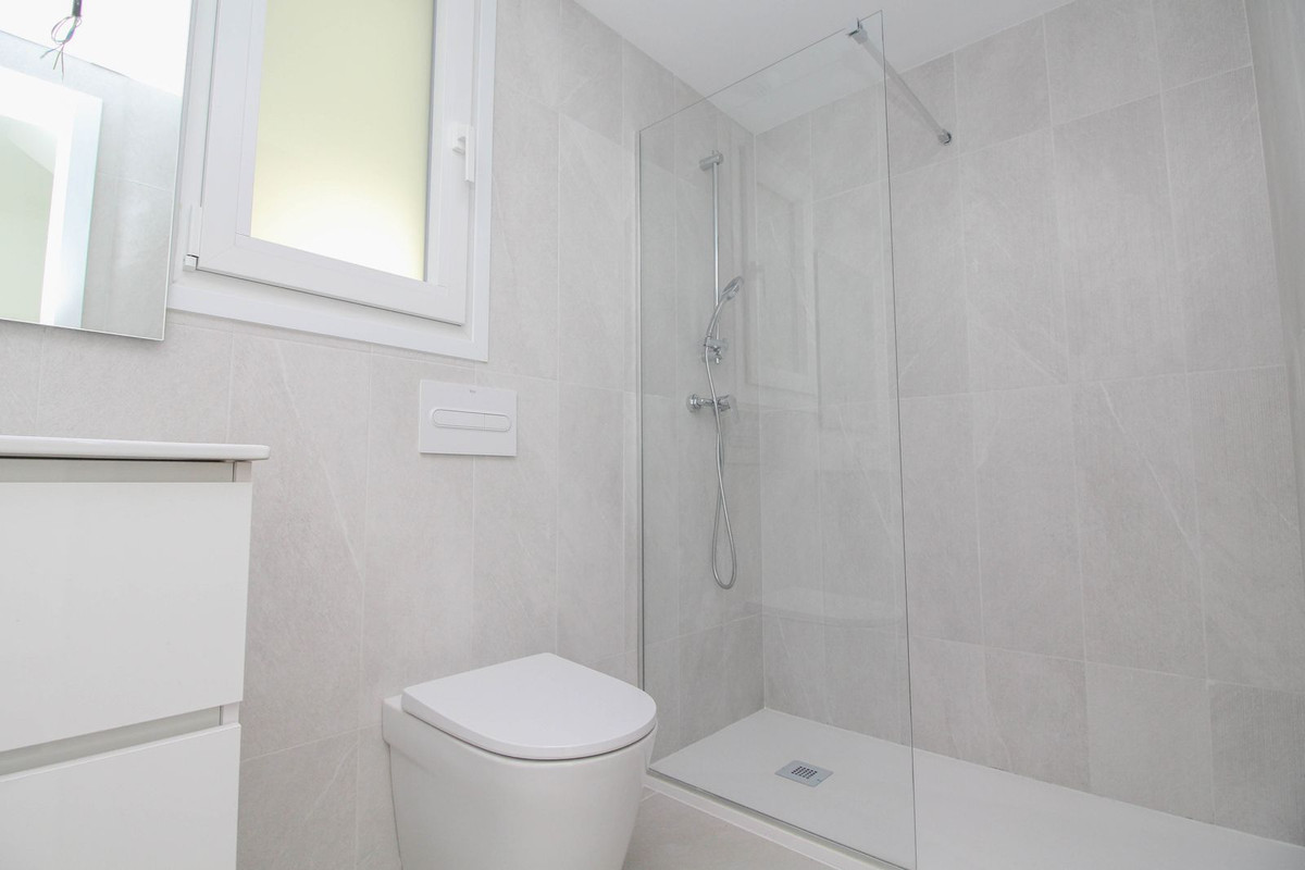 Se vende Apartamento en Planta Última de 3 dormitorios en Costa Del Sol, Málaga, España