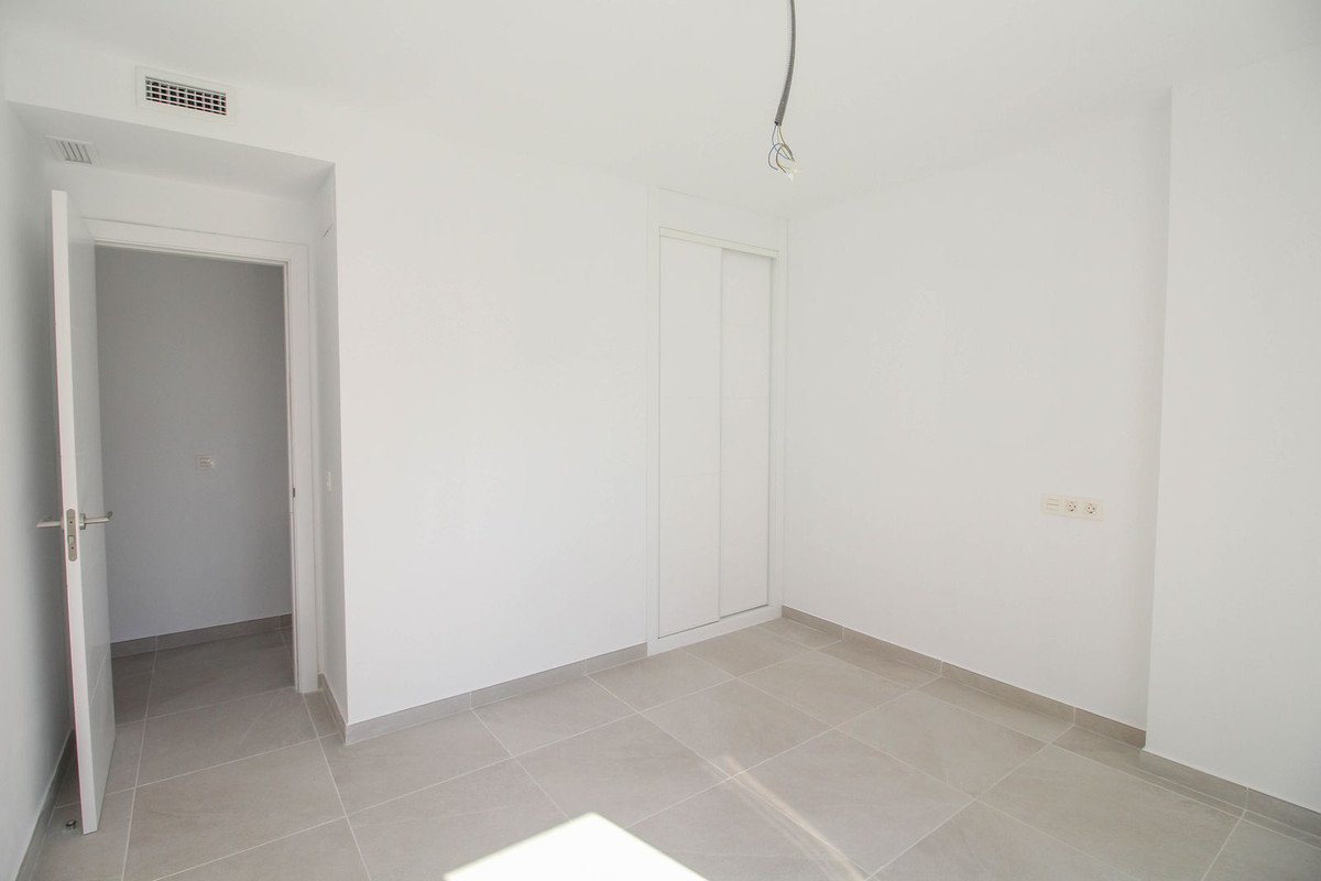 Se vende Apartamento en Planta Última de 3 dormitorios en Costa Del Sol, Málaga, España