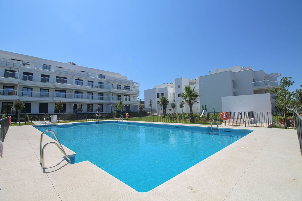 Se vende Apartamento en Planta Última de 3 dormitorios en Costa Del Sol, Málaga, España