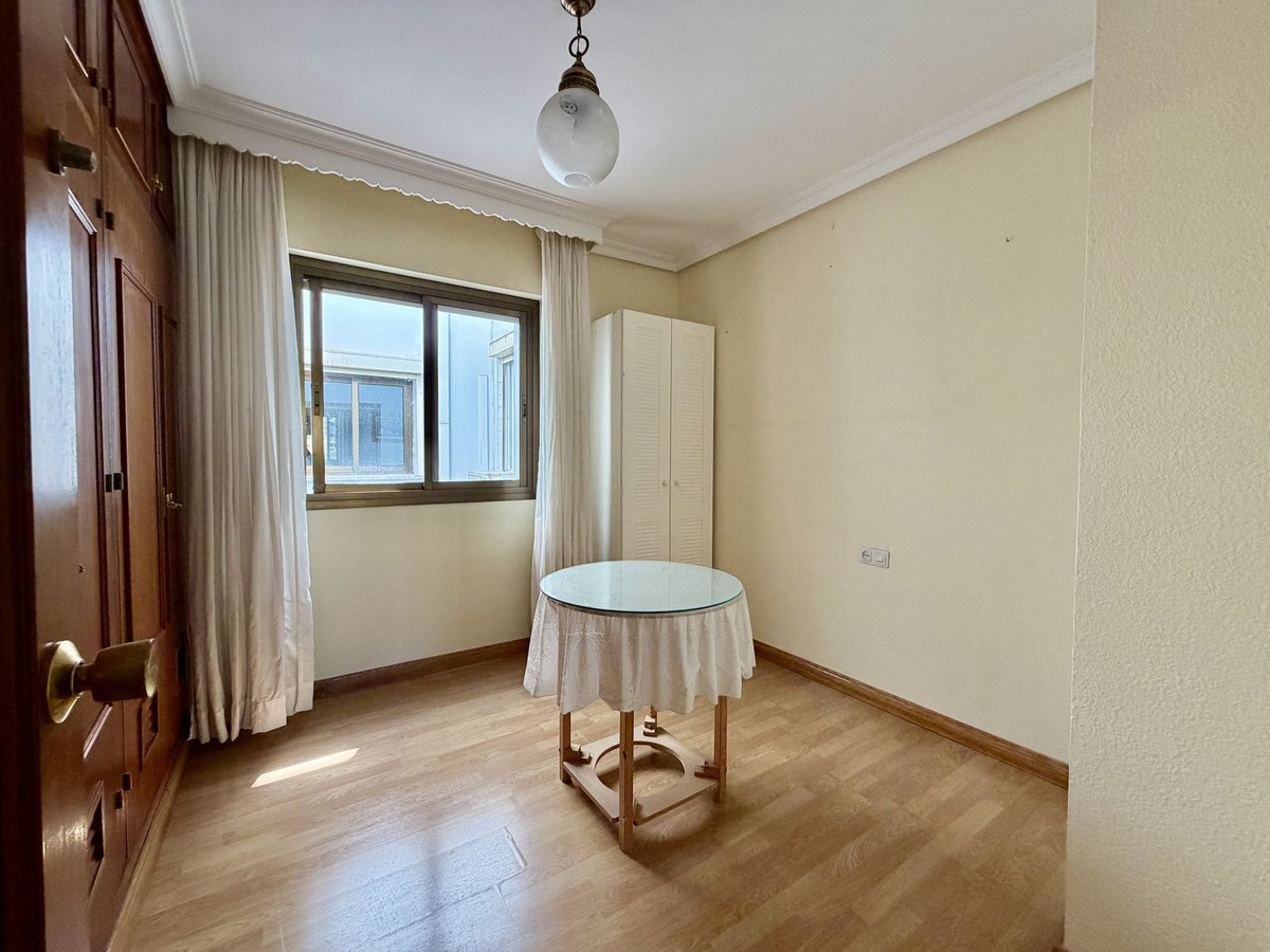 Se vende Apartamento Planta Media de 4 dormitorios en Costa Del Sol, Málaga, España