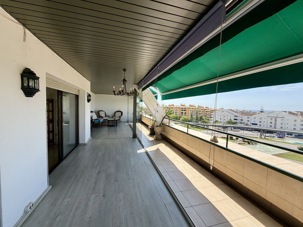 Se vende Apartamento Planta Media de 4 dormitorios en Costa Del Sol, Málaga, España