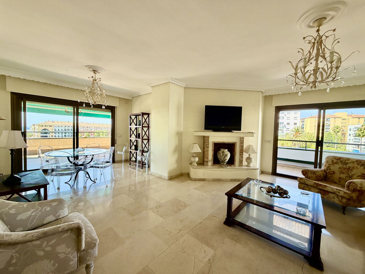 Se vende Apartamento Planta Media de 4 dormitorios en Costa Del Sol, Málaga, España