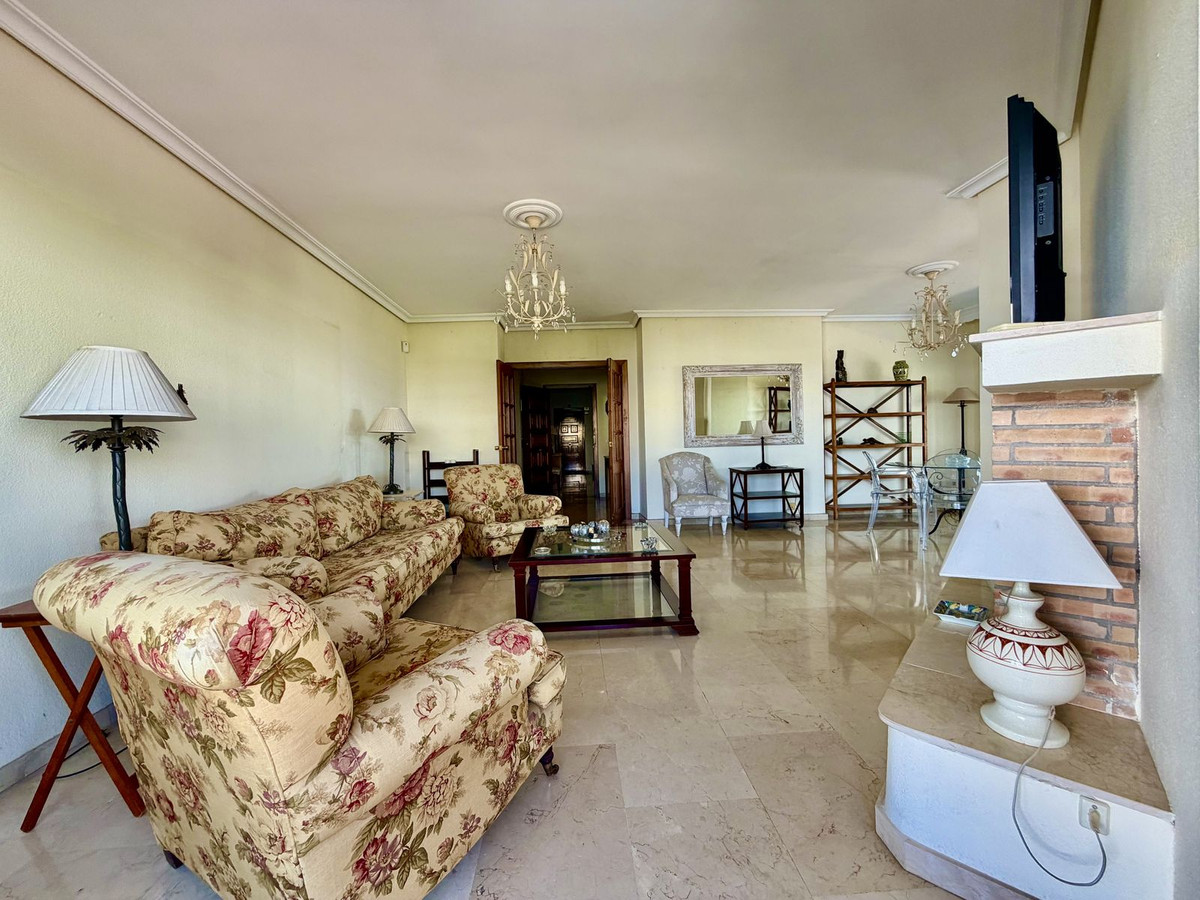 Se vende Apartamento Planta Media de 4 dormitorios en Costa Del Sol, Málaga, España
