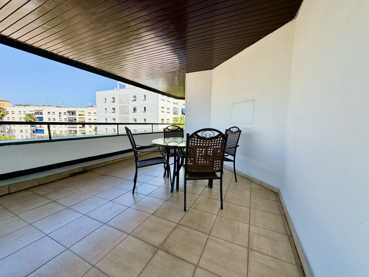 Se vende Apartamento Planta Media de 4 dormitorios en Costa Del Sol, Málaga, España