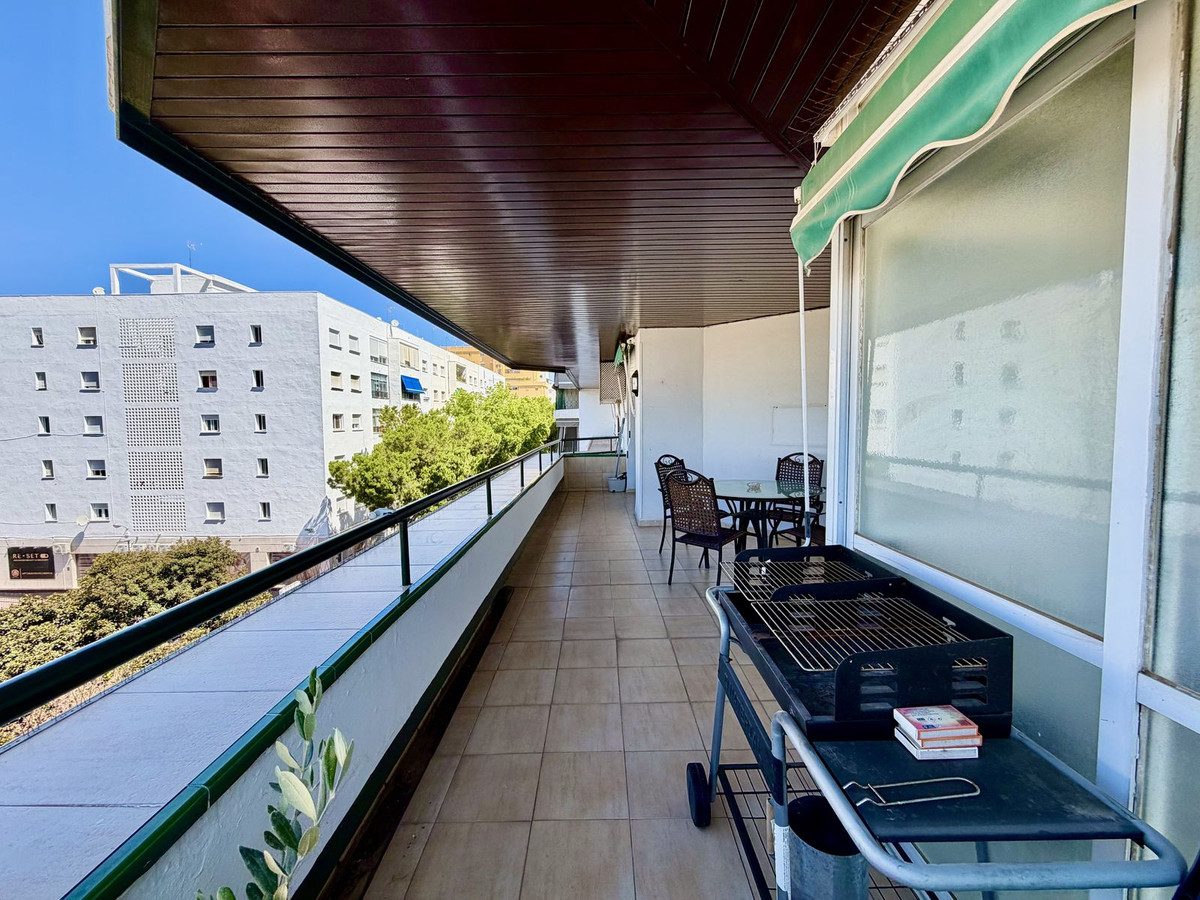 Se vende Apartamento Planta Media de 4 dormitorios en Costa Del Sol, Málaga, España