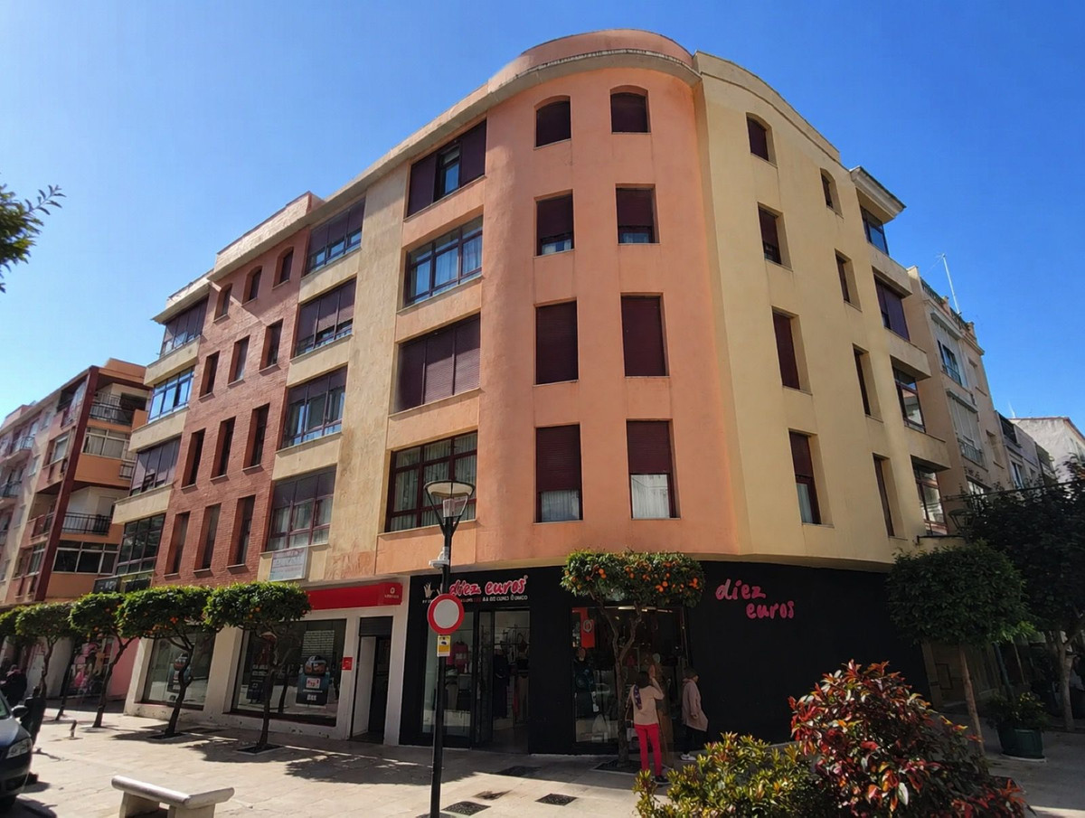 2 Bed Apartment for sale in Estepona Costa Del Sol, Málaga, Spain