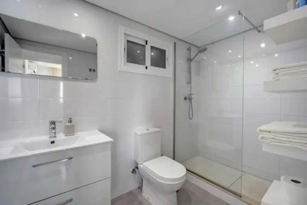 Se vende Apartamento Planta Media de 1 dormitorios en Costa Del Sol, Málaga, España