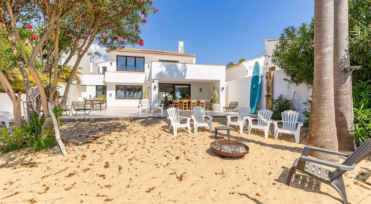 6 Bed Townhouse for sale in Estepona Costa Del Sol, Málaga, Spain
