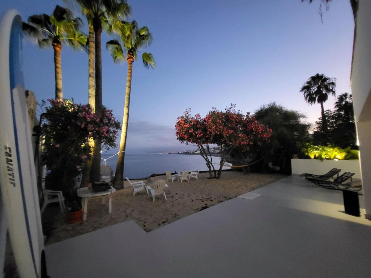 6 Bed Townhouse for sale in Estepona Costa Del Sol, Málaga, Spain