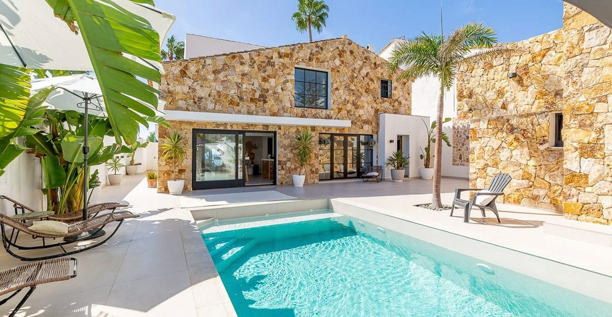 6 Bed Townhouse for sale in Estepona Costa Del Sol, Málaga, Spain