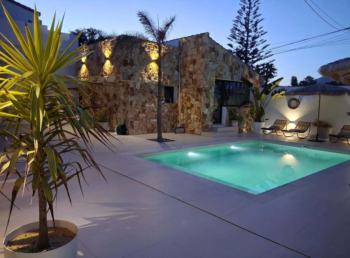 6 Bed Townhouse for sale in Estepona Costa Del Sol, Málaga, Spain