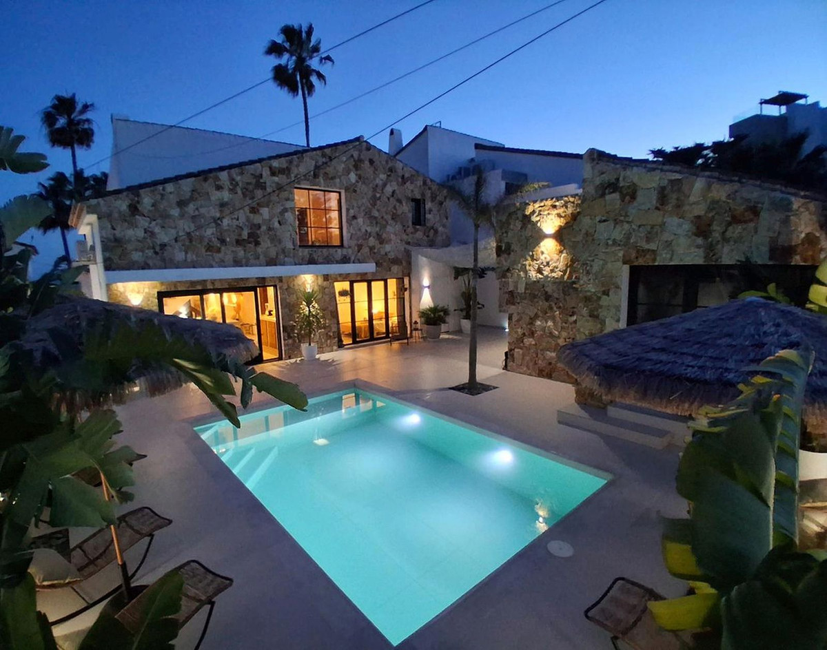 6 Bed Townhouse for sale in Estepona Costa Del Sol, Málaga, Spain