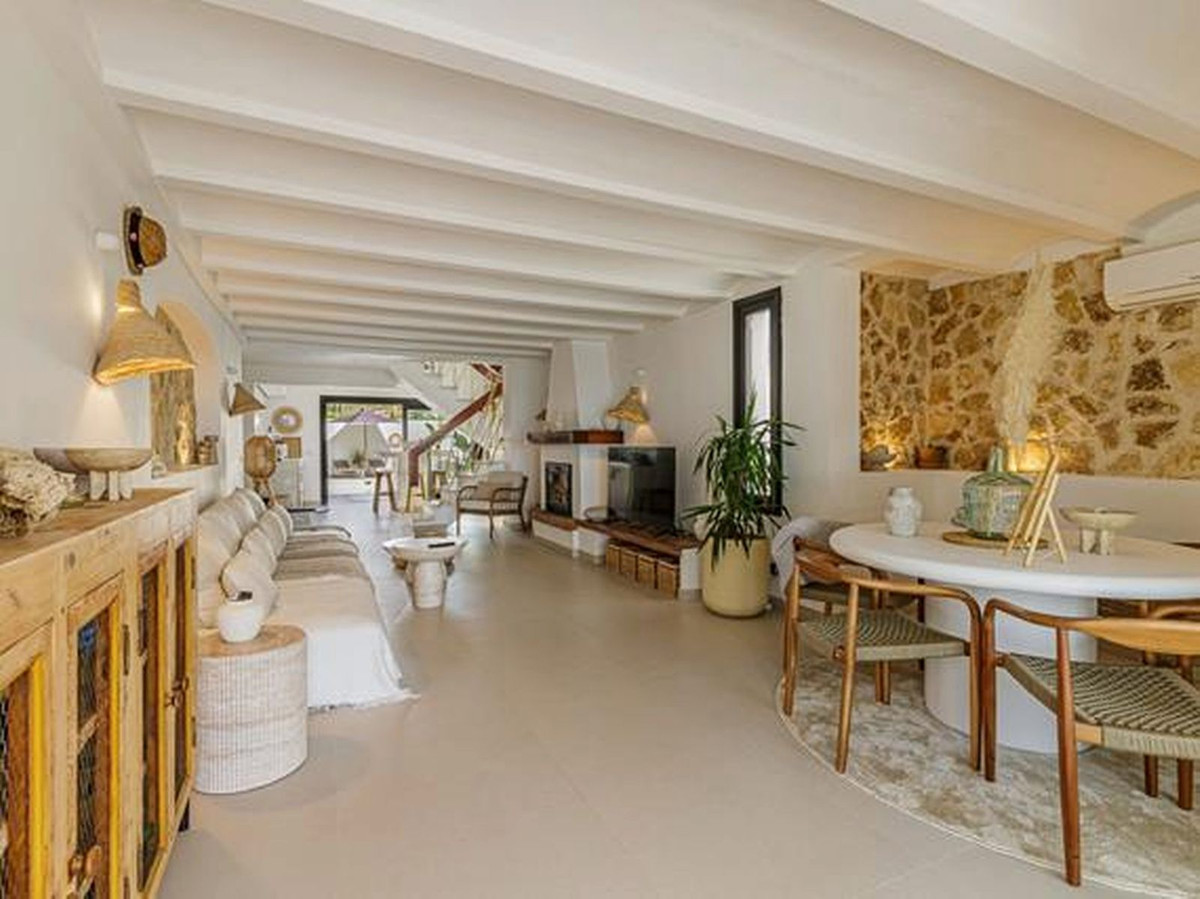 6 Bed Townhouse for sale in Estepona Costa Del Sol, Málaga, Spain
