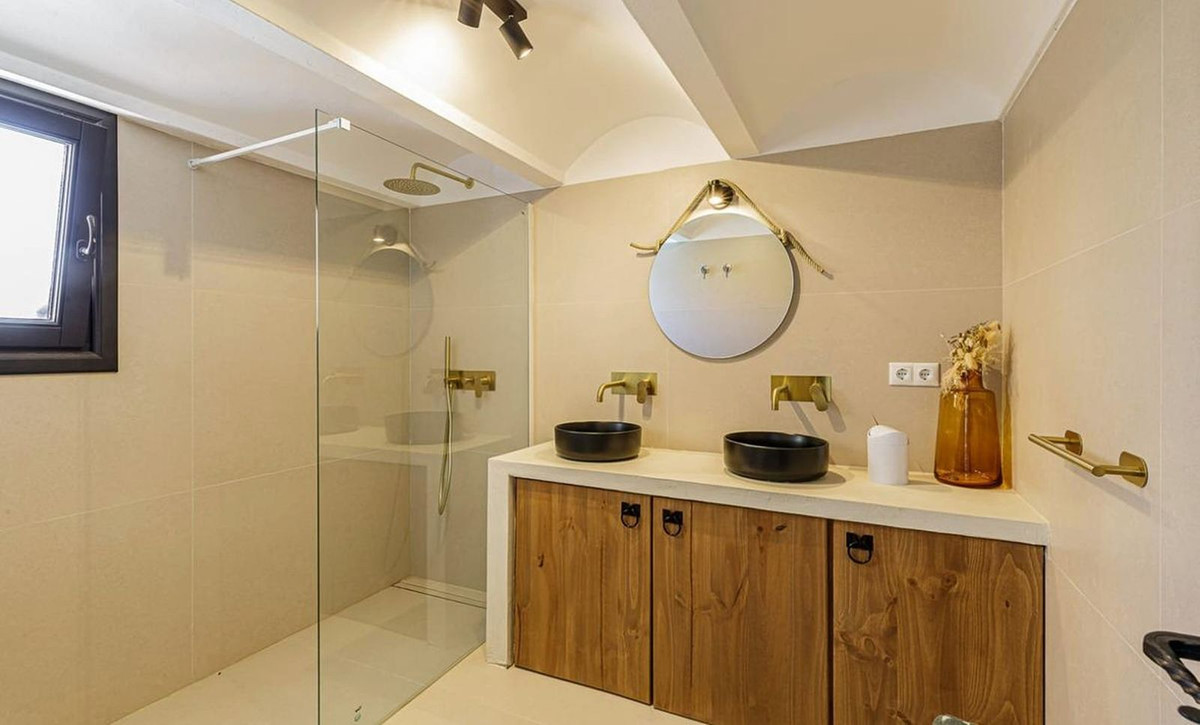 6 Bed Townhouse for sale in Estepona Costa Del Sol, Málaga, Spain