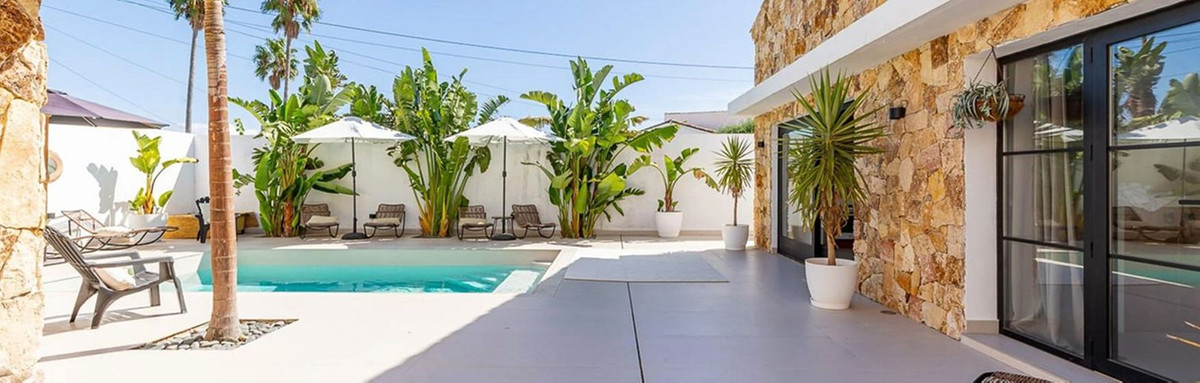 6 Bed Townhouse for sale in Estepona Costa Del Sol, Málaga, Spain