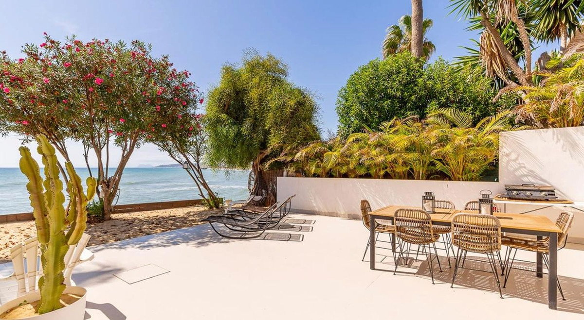 6 Bed Townhouse for sale in Estepona Costa Del Sol, Málaga, Spain