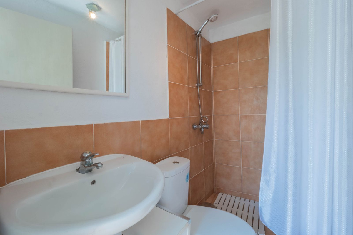 4 Bed Townhouse for sale in Coín Costa Del Sol, Málaga, Spain