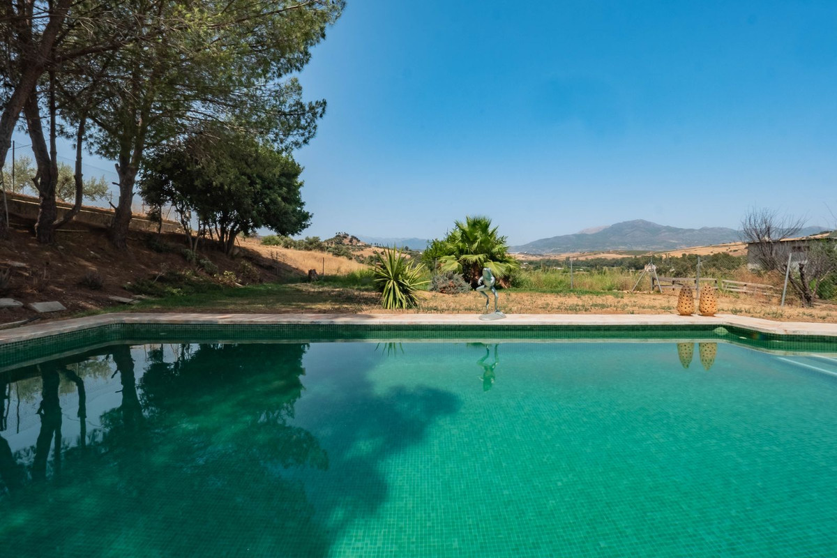 4 Bed Townhouse for sale in Coín Costa Del Sol, Málaga, Spain