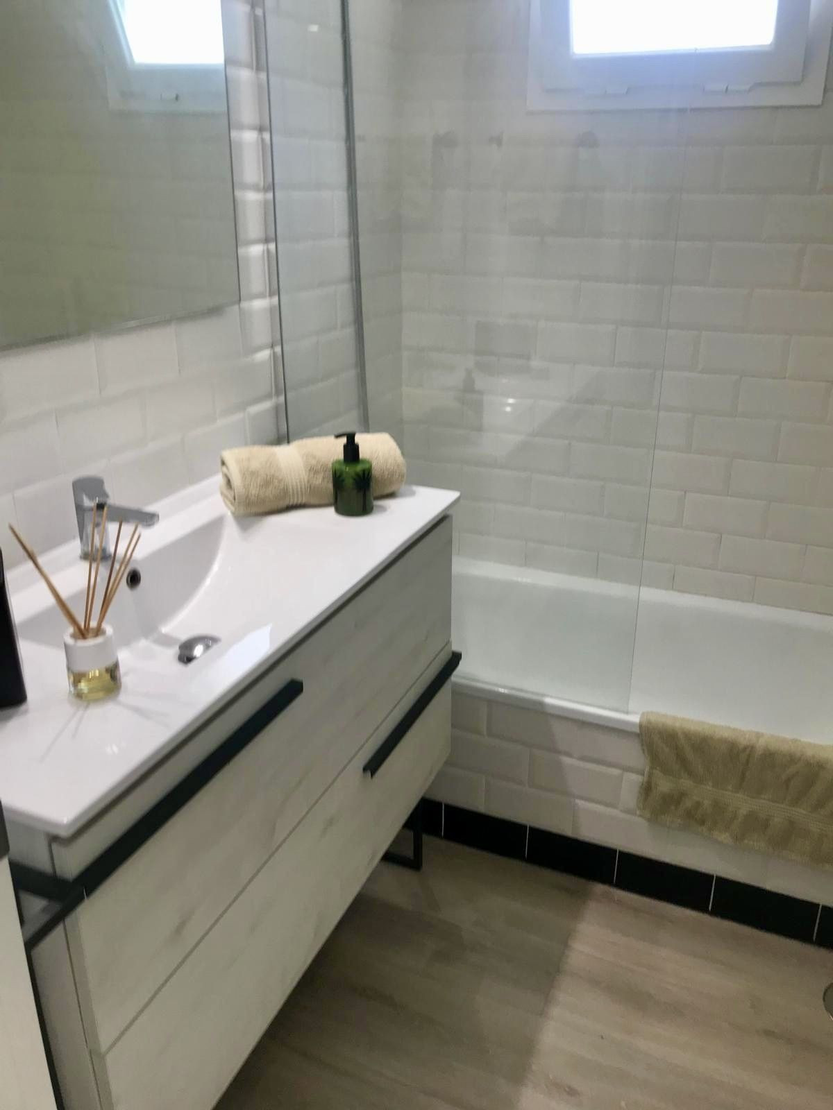 2 Bed Apartment for sale in Manilva Costa Del Sol, Málaga, Spain
