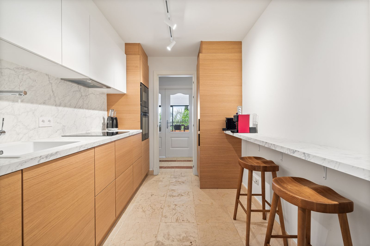 Se vende Apartamento Planta Media de 2 dormitorios en Costa Del Sol, Málaga, España
