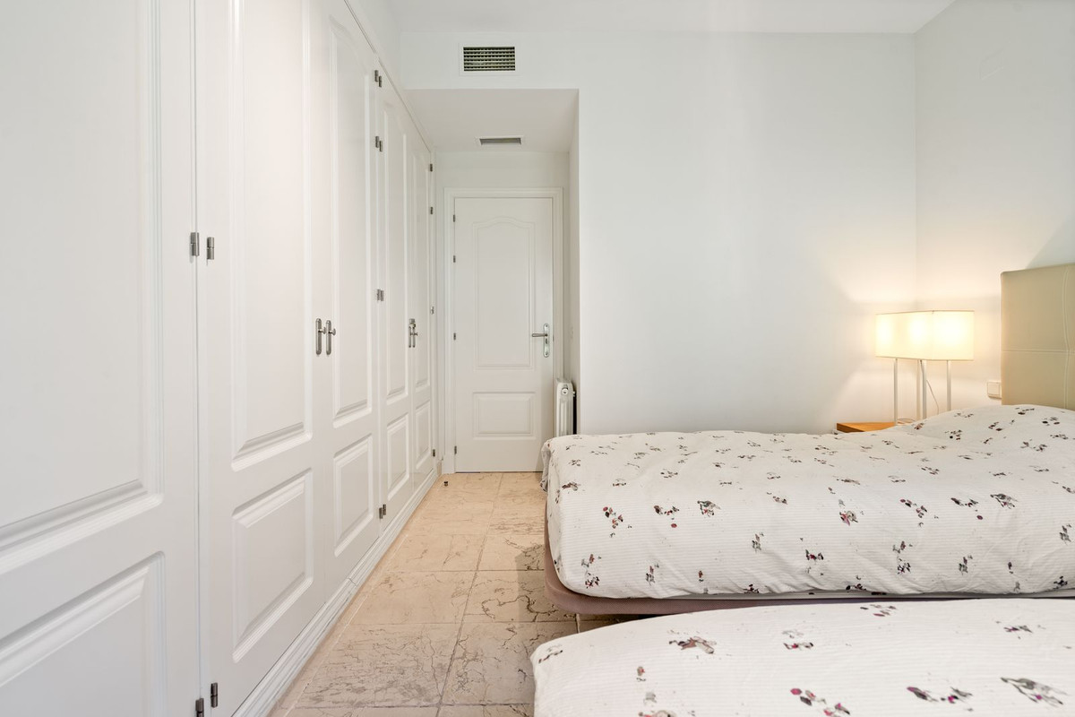 Se vende Apartamento Planta Media de 2 dormitorios en Costa Del Sol, Málaga, España