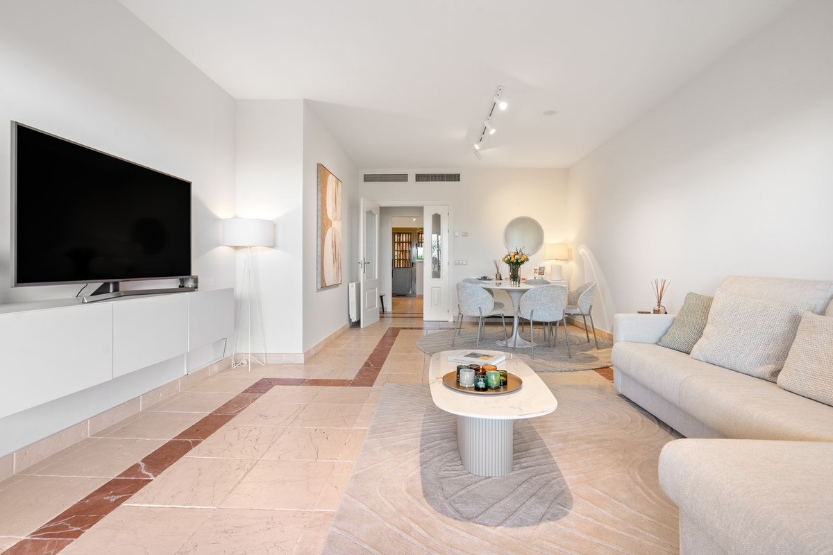 Se vende Apartamento Planta Media de 2 dormitorios en Costa Del Sol, Málaga, España