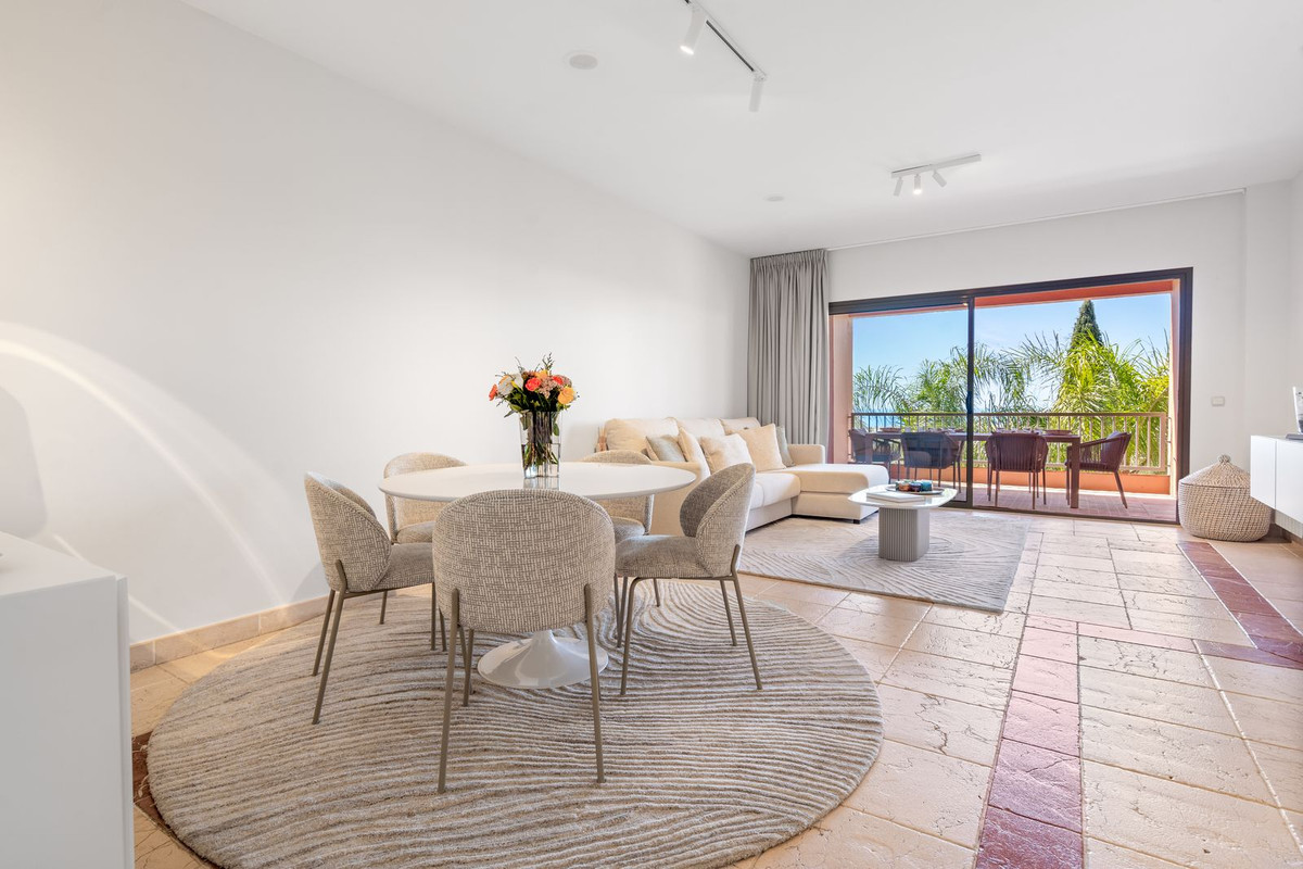 Se vende Apartamento Planta Media de 2 dormitorios en Costa Del Sol, Málaga, España