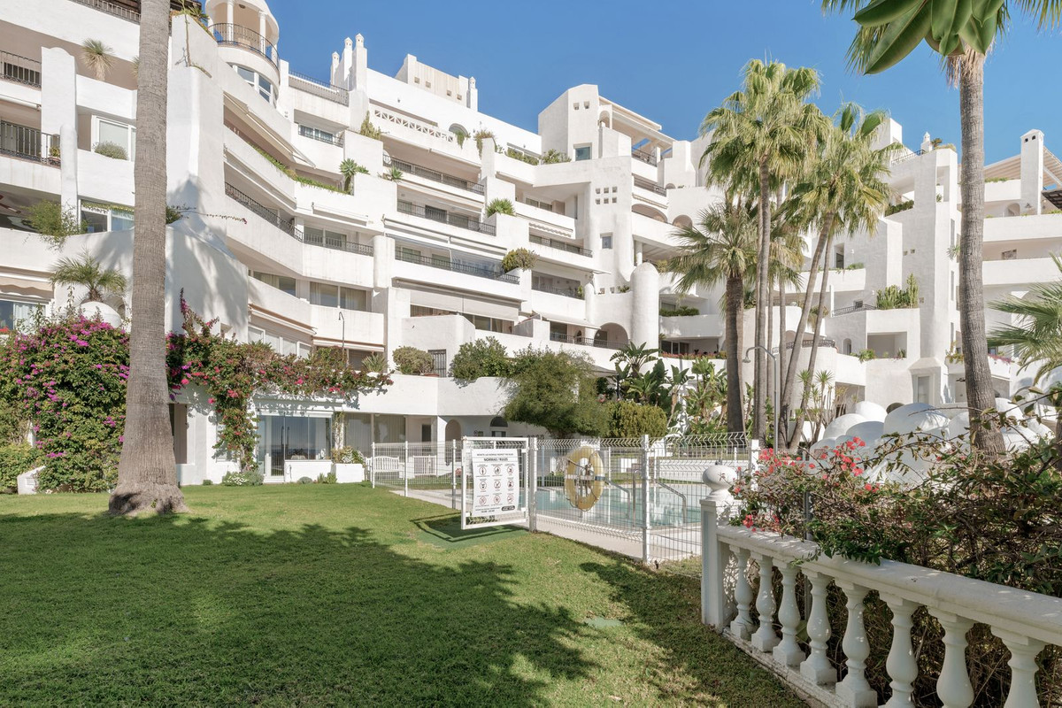4 Bed Apartment for sale in Torremolinos Costa Del Sol, Málaga, Spain