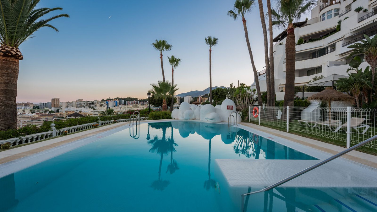4 Bed Apartment for sale in Torremolinos Costa Del Sol, Málaga, Spain