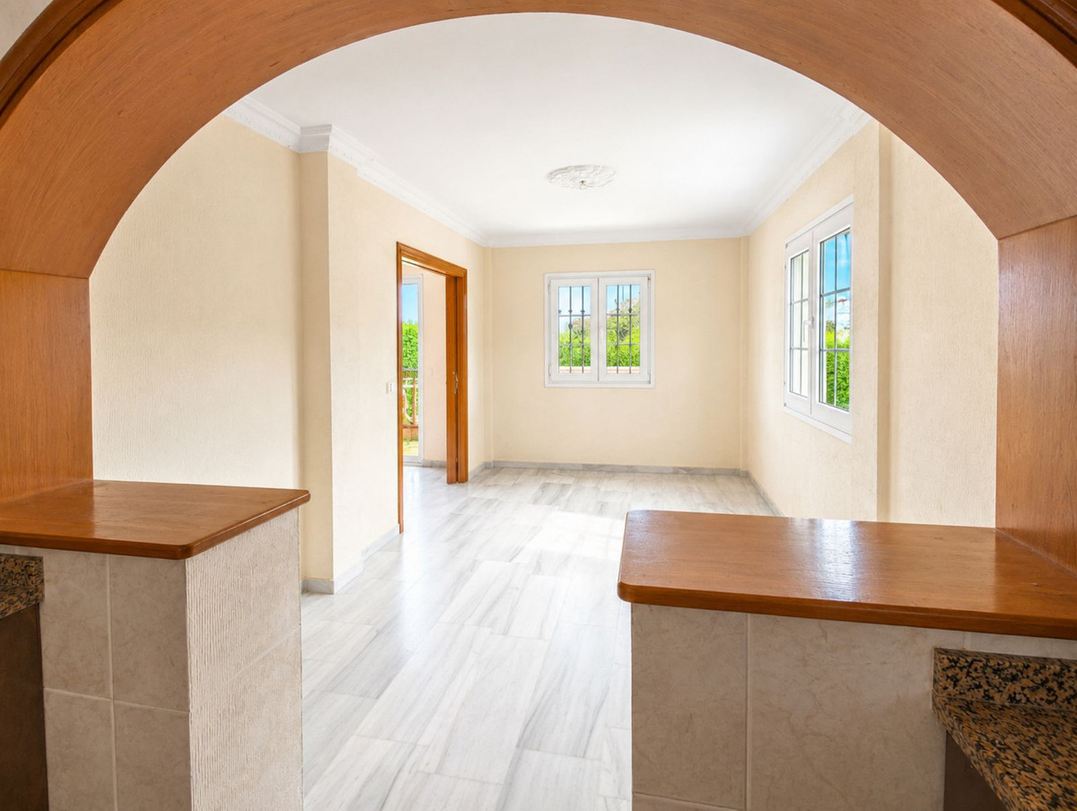 5 Bed Townhouse for sale in Estepona Costa Del Sol, Málaga, Spain
