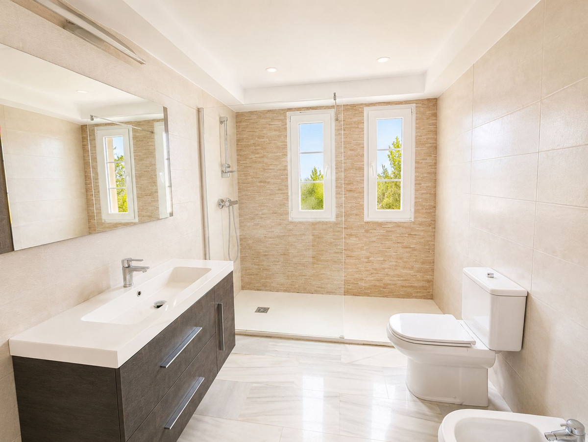 5 Bed Townhouse for sale in Estepona Costa Del Sol, Málaga, Spain