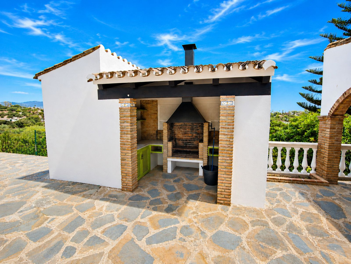 5 Bed Townhouse for sale in Estepona Costa Del Sol, Málaga, Spain