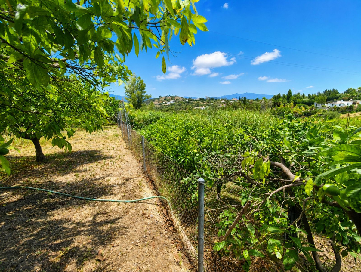 5 Bed Townhouse for sale in Estepona Costa Del Sol, Málaga, Spain