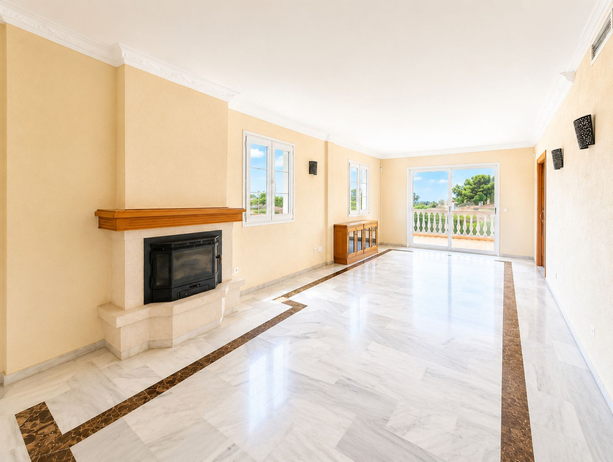 5 Bed Townhouse for sale in Estepona Costa Del Sol, Málaga, Spain