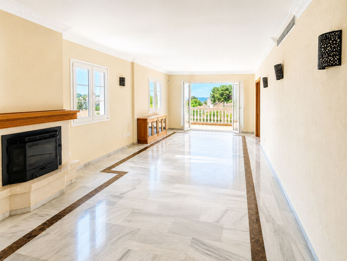 5 Bed Townhouse for sale in Estepona Costa Del Sol, Málaga, Spain