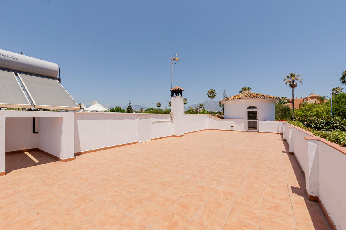 4 Bed Townhouse for sale in San Pedro De Alcántara Costa Del Sol, Málaga, Spain
