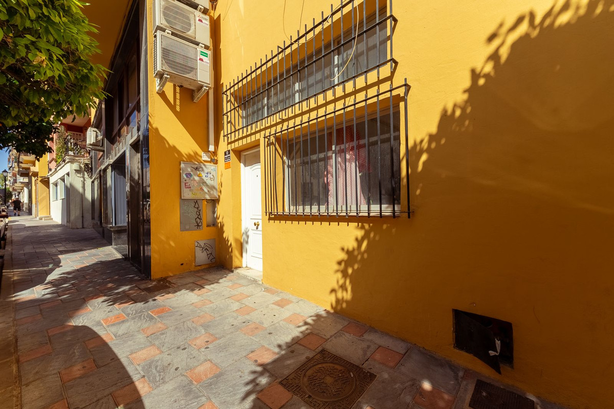 Commercial unit for sale in Fuengirola Costa Del Sol, Málaga, Spain